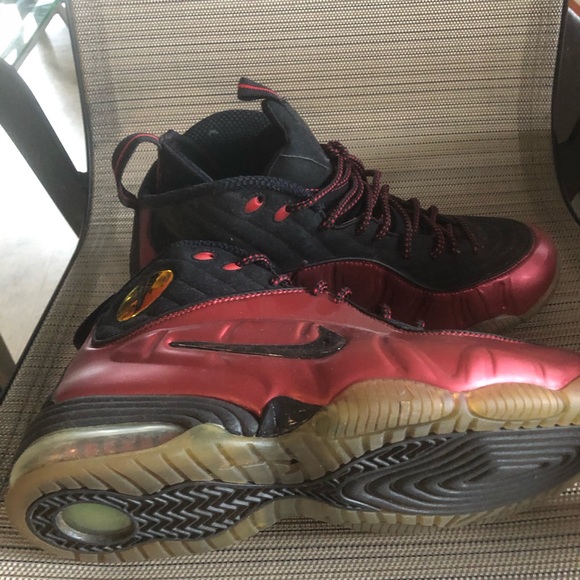 Red Nike - Picture 3 of 3